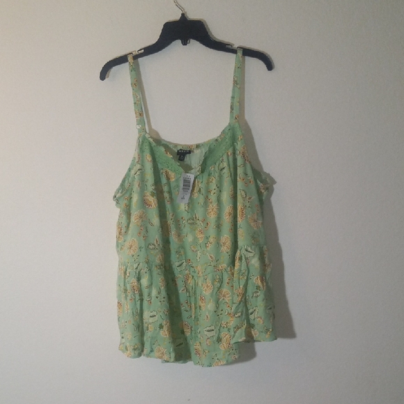 NWT Torrid Light Green Floral Camisole - Picture 4 of 6